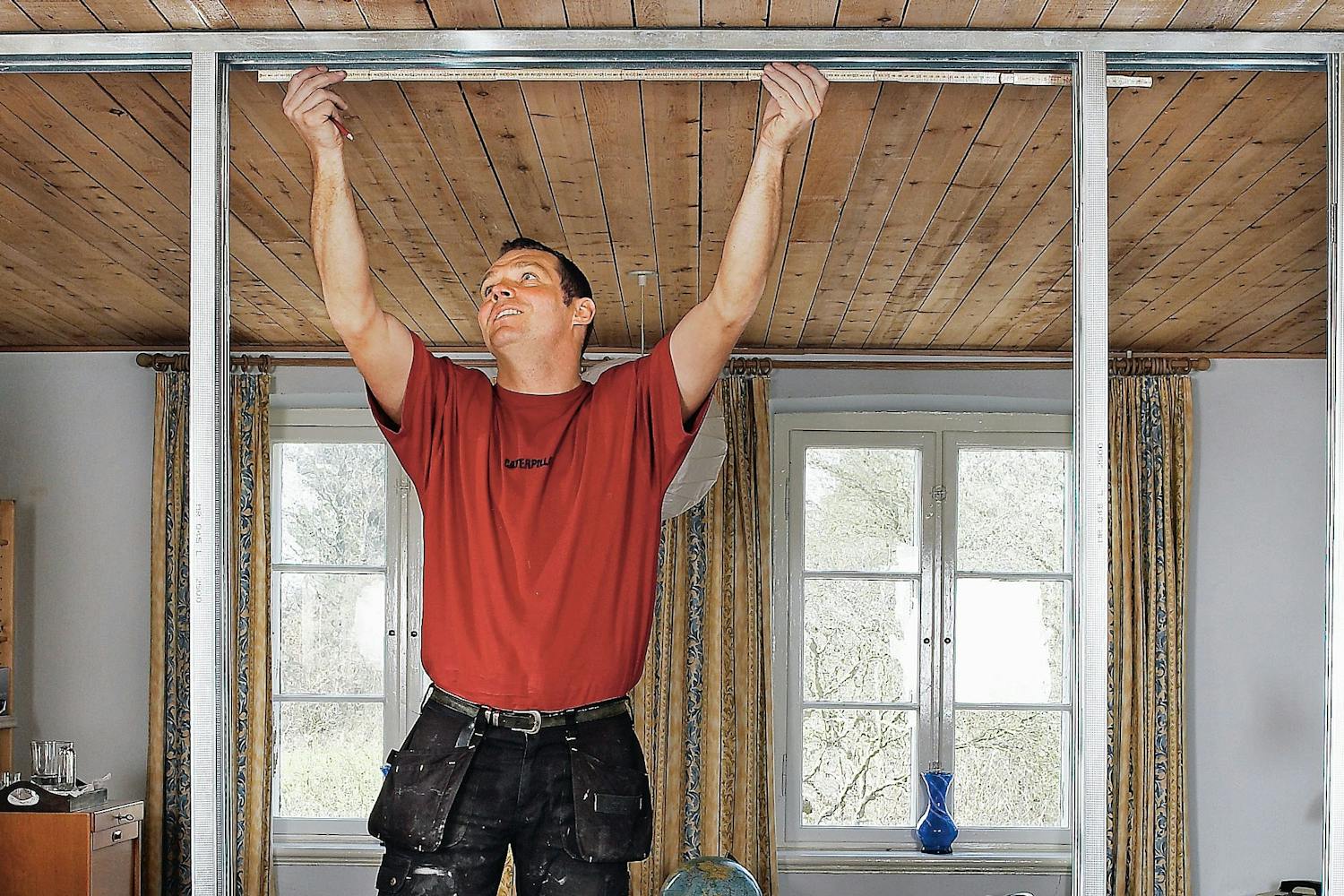 Klassisk skillevegg av stål og gips